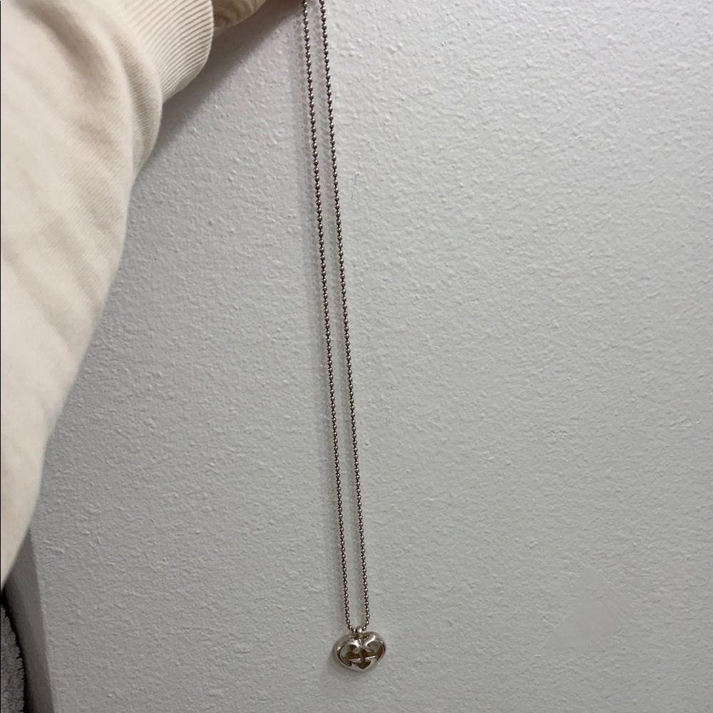 Gucci Silver Logo Heart Necklace - Picture 2 of 7